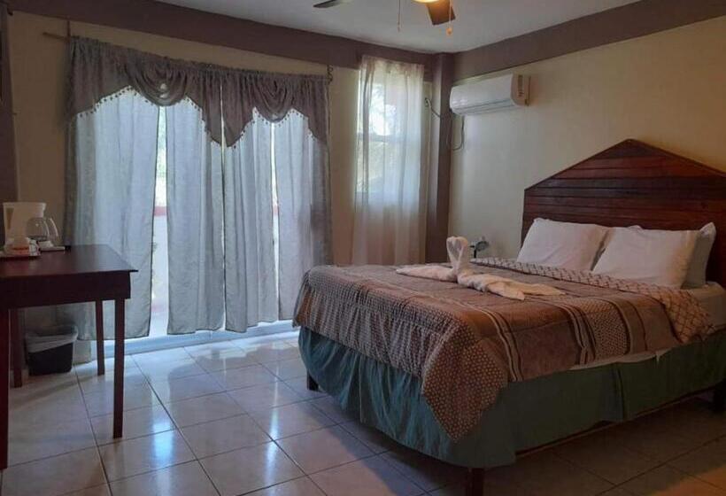 اتاق استاندارد, La Delphina Bed And Breakfast Bar And Grill