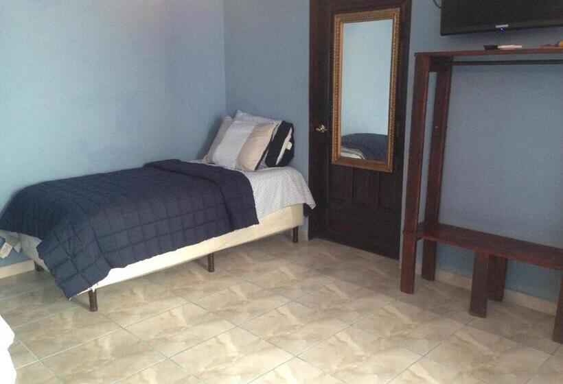 اتاق خانوادگی, La Delphina Bed And Breakfast Bar And Grill