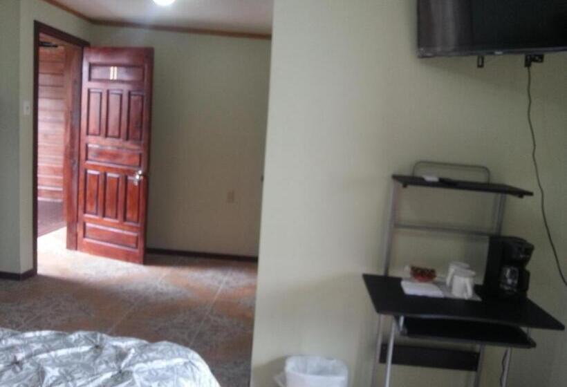 سوئیت با تخت بزرگ, La Delphina Bed And Breakfast Bar And Grill