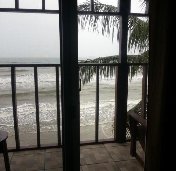 سوئیت با تخت بزرگ, La Delphina Bed And Breakfast Bar And Grill