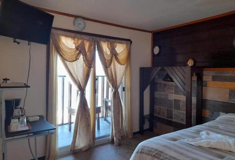 سوئیت با تخت بزرگ, La Delphina Bed And Breakfast Bar And Grill