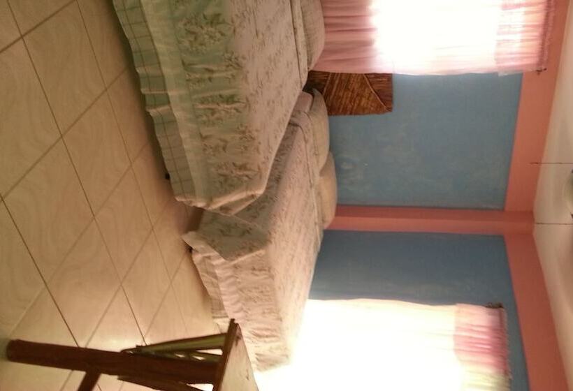 اتاق استاندارد, La Delphina Bed And Breakfast Bar And Grill