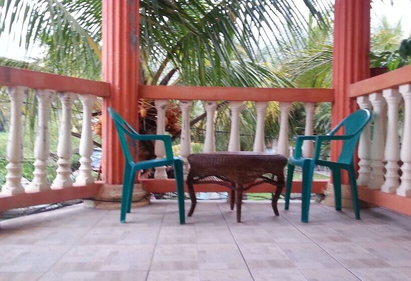 اتاق استاندارد, La Delphina Bed And Breakfast Bar And Grill