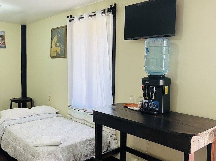 اتاق خانوادگی, La Delphina Bed And Breakfast Bar And Grill