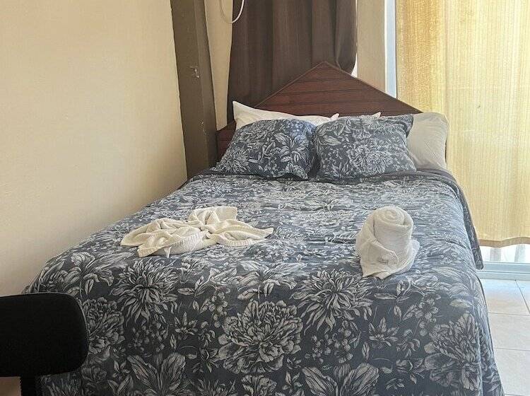 اتاق استاندارد یک نفره, La Delphina Bed And Breakfast Bar And Grill