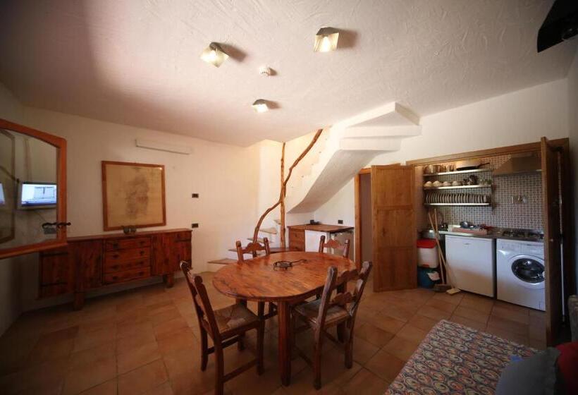 شقة غرفة واحدة مطلة على البحر, Residenza Capriccioli