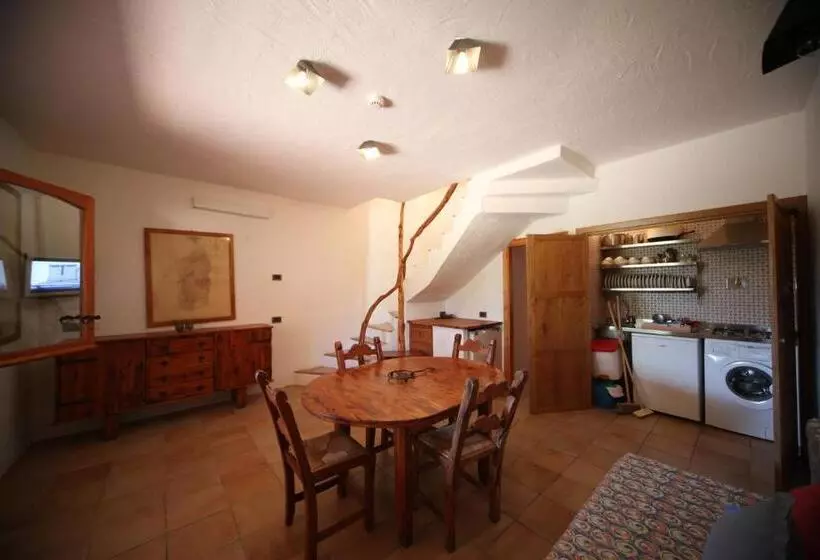 آپارتمان 1 خوابه با چشم‌انداز دریا, Residenza Capriccioli