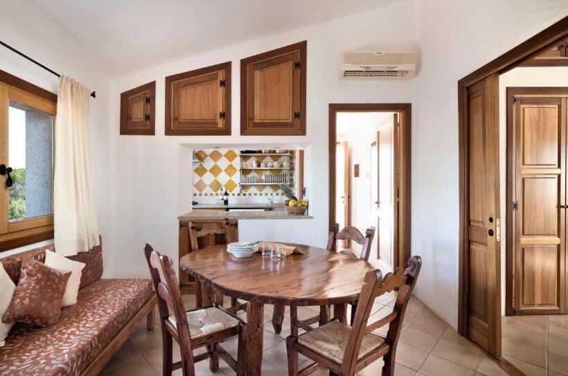 شقة غرفتين مطلة على البحر, Residenza Capriccioli