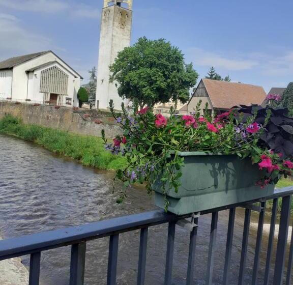 חדר משפחתי, Gites Ostheim