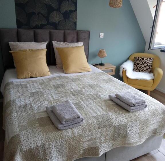 חדר משפחתי, Gites Ostheim