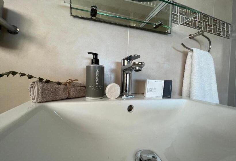 اتاق استاندارد با بالکن, Kalashe Bed & Breakfast