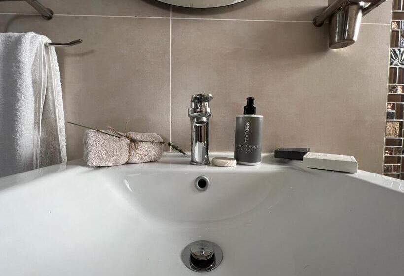 اتاق استاندارد, Kalashe Bed & Breakfast