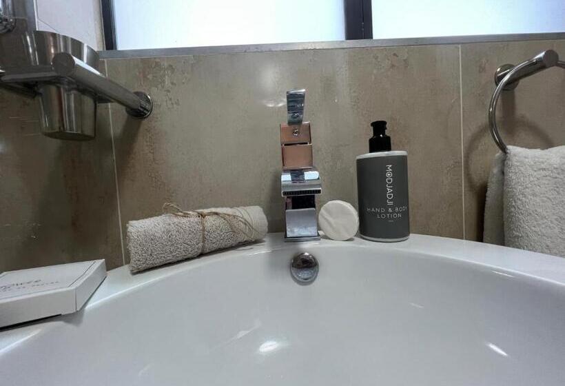 اتاق استاندارد, Kalashe Bed & Breakfast