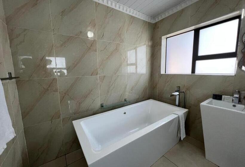 اتاق خانوادگی, Kalashe Bed & Breakfast