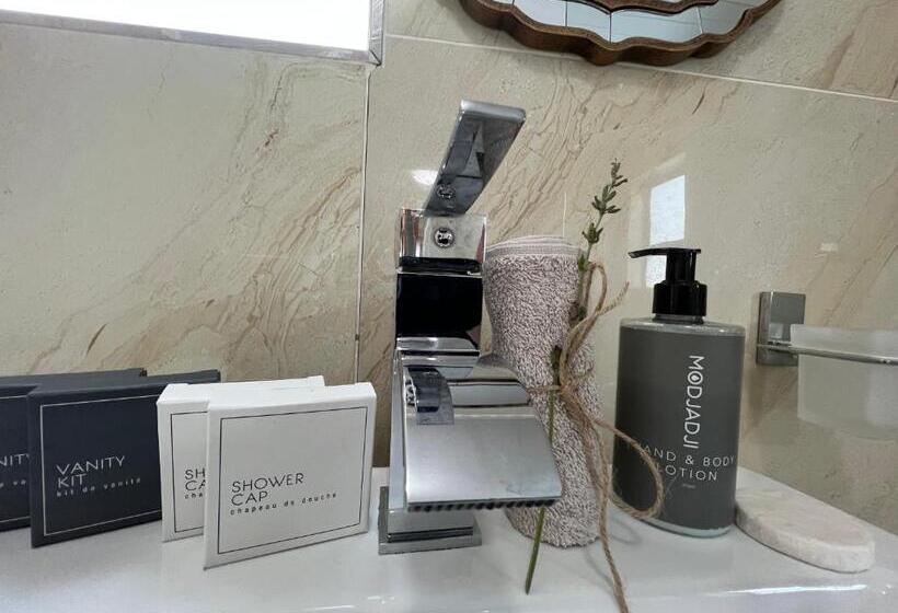 اتاق خانوادگی, Kalashe Bed & Breakfast