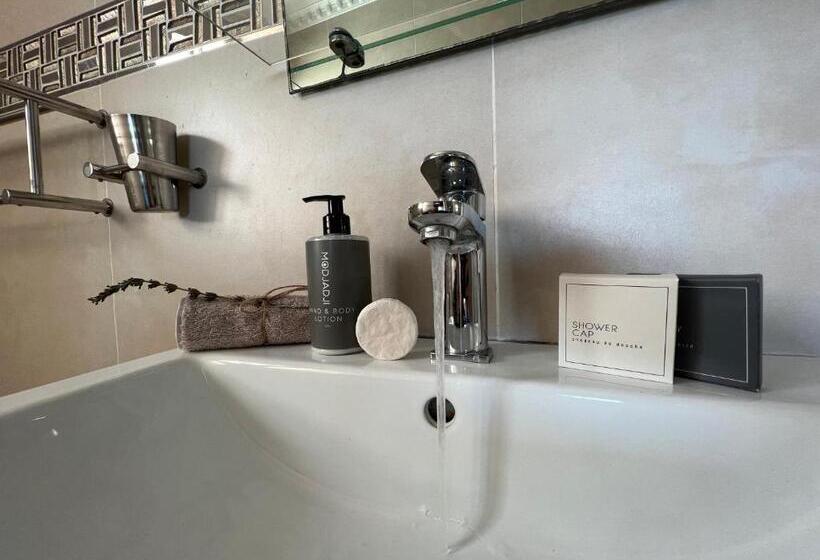 اتاق استاندارد با بالکن, Kalashe Bed & Breakfast