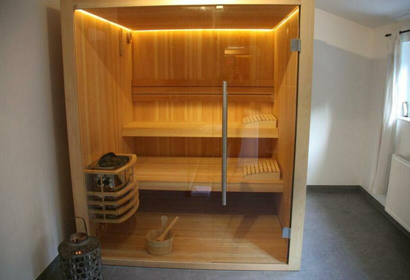 إستوديو ديلوكس, Le Refuge D Engreux