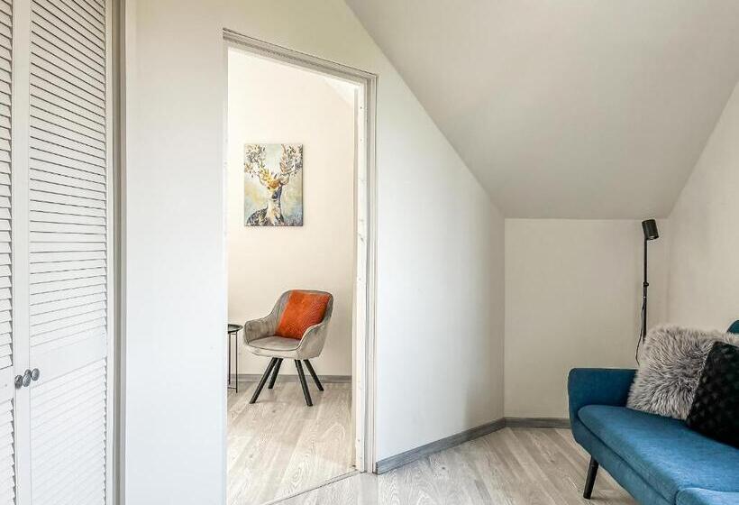 Трехместный Номер Стандарт с Балконом, Villa 21 Boutique Rooms