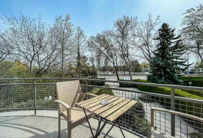 غرفة ديلوكس مزودة بشرفة, Villa 21 Boutique Rooms