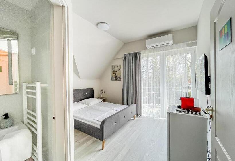 غرفة ديلوكس مزودة بشرفة, Villa 21 Boutique Rooms