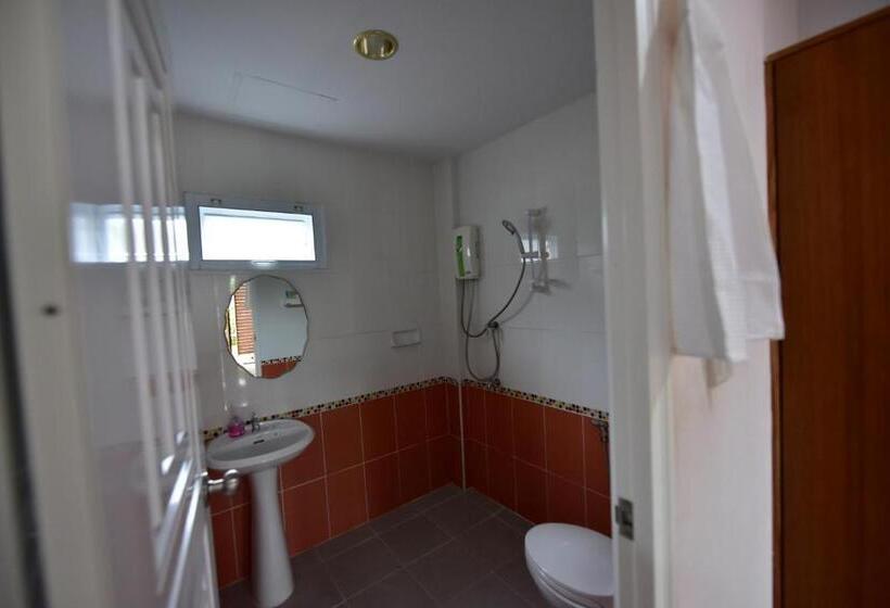 Номер Deluxe, Kt Knight