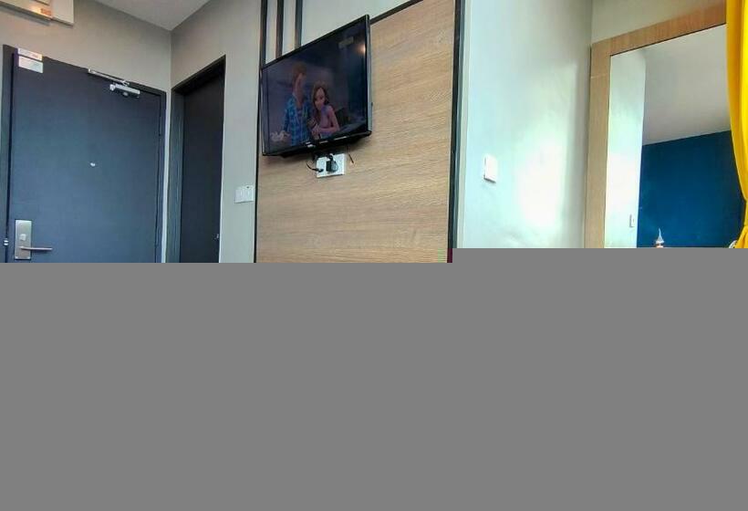 غرفة قياسية, Uptown