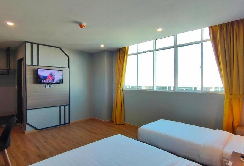 غرفة عائلية, Uptown