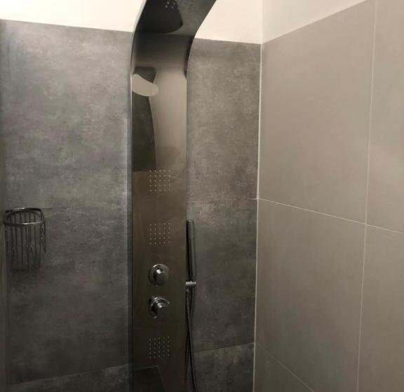 غرفة قياسية, Alba Ad Oriente