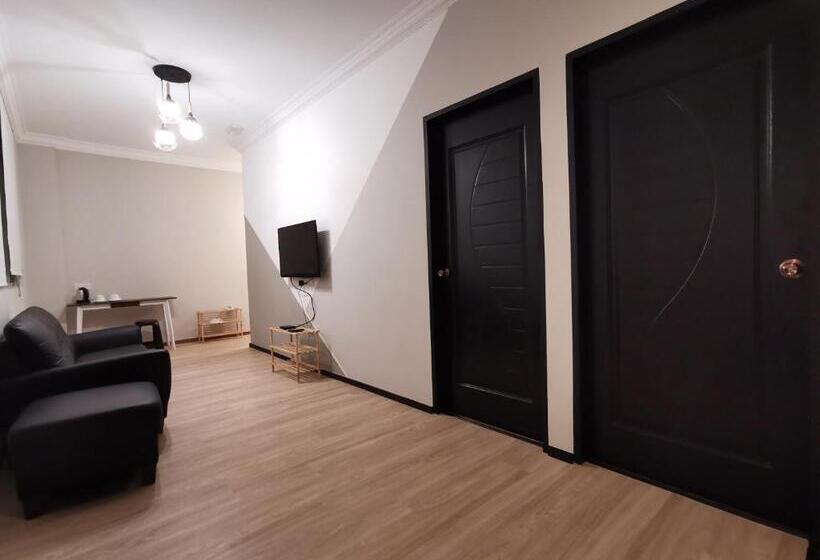 Pokój Rodzinny Deluxe, Foresight