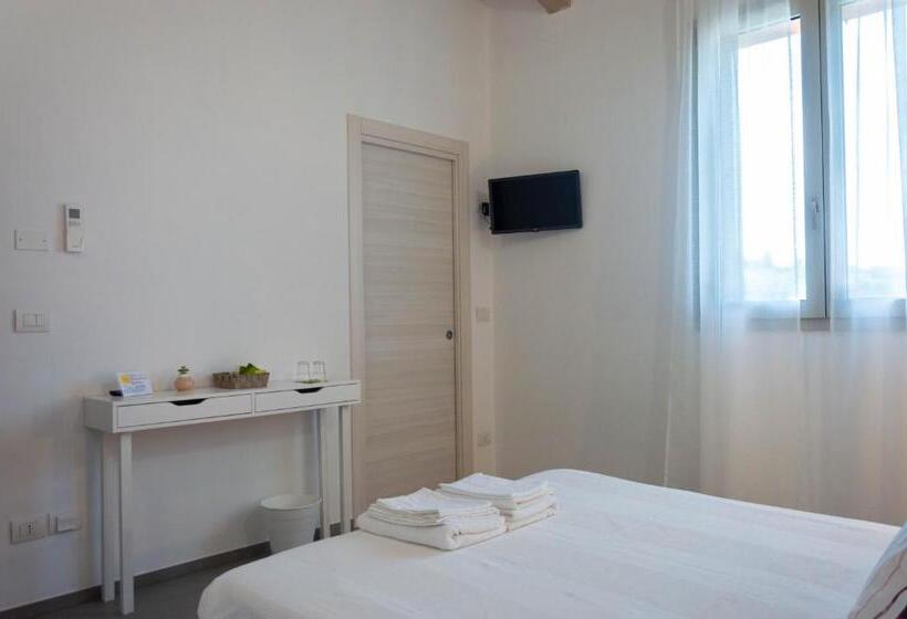 חדר סטנדרט נוף לגינה, La Silvana B&b