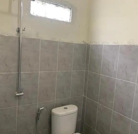 اتاق خانوادگی, Asoka Guest House