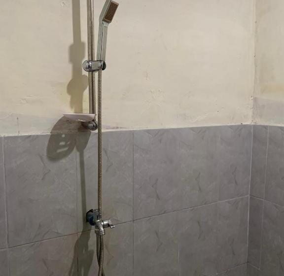חדר משפחתי, Asoka Guest House