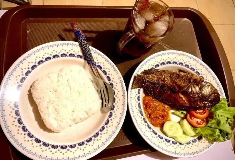 اتاق خانوادگی, Asoka Guest House