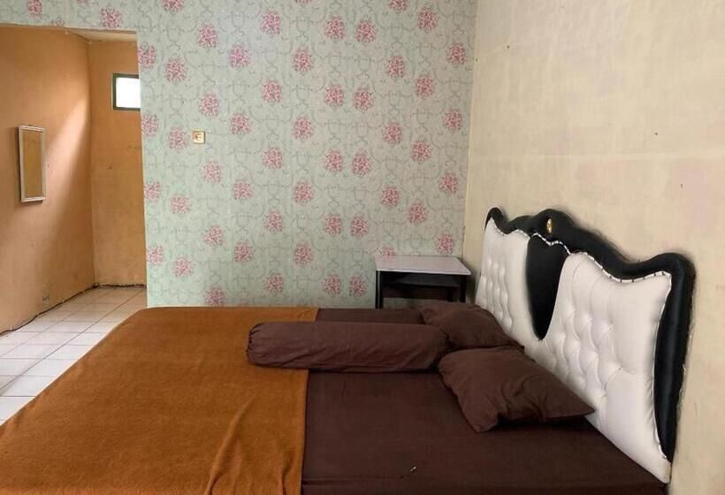 חדר משפחתי, Asoka Guest House