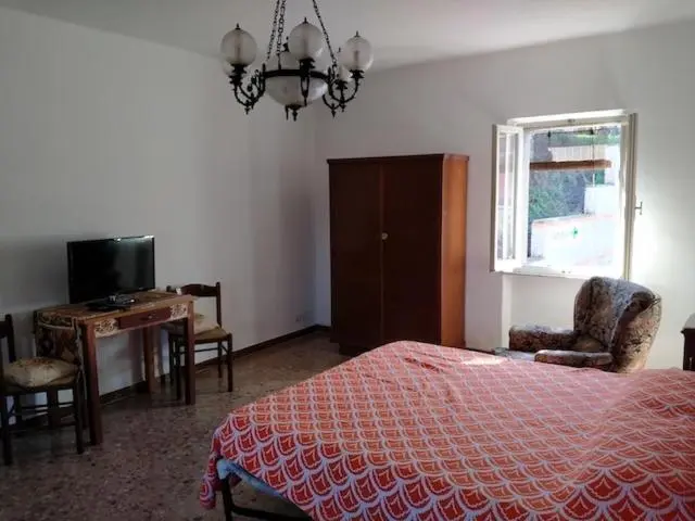 エコノミールーム, La Casa Di Augusto