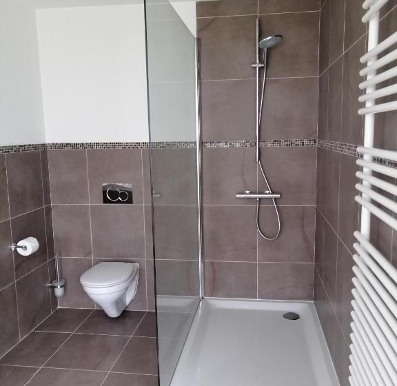 غرفة ديلوكس مطلة على الجبل, La Roseraie