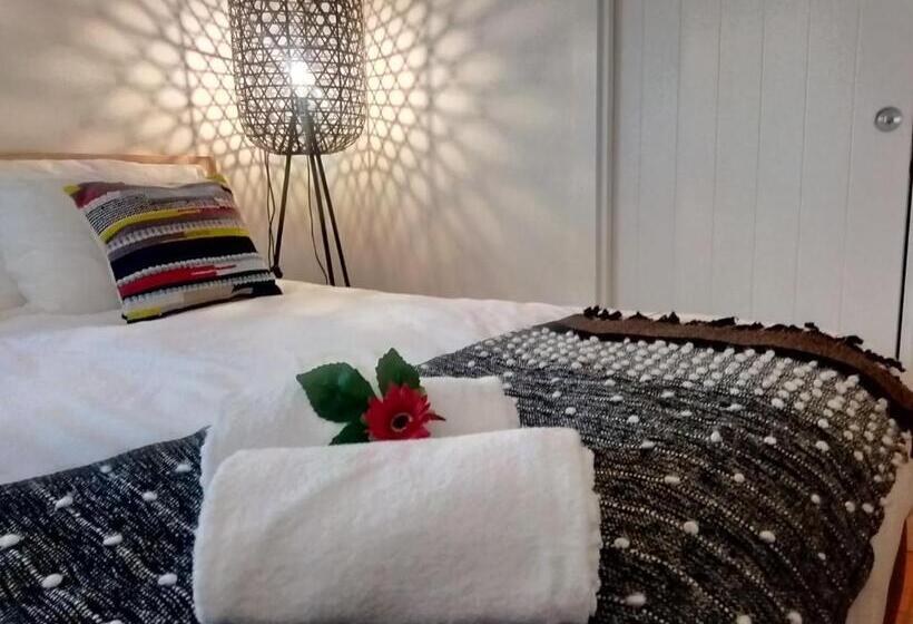 스탠다드 룸, Rota Vmf Redondo