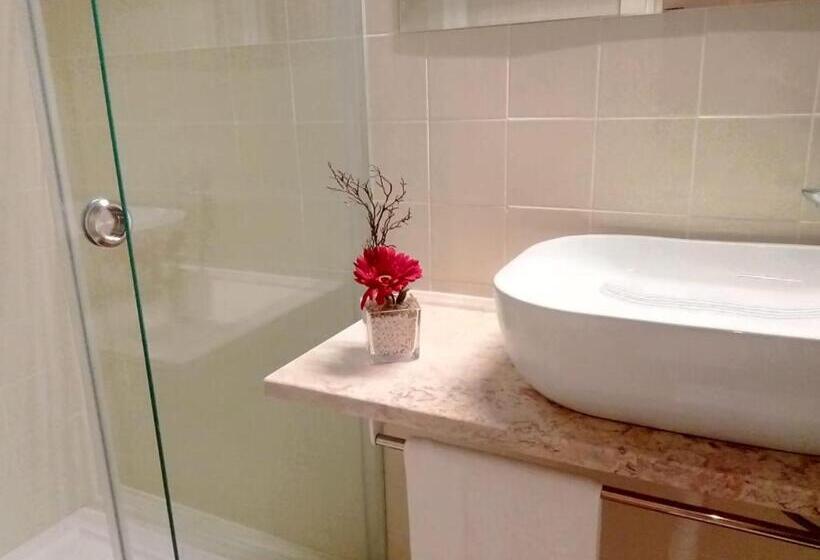 스탠다드 룸 킹사이즈 침대, Rota Vmf Redondo