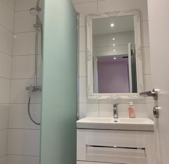 스탠다드 트리플 룸, Waldhorn