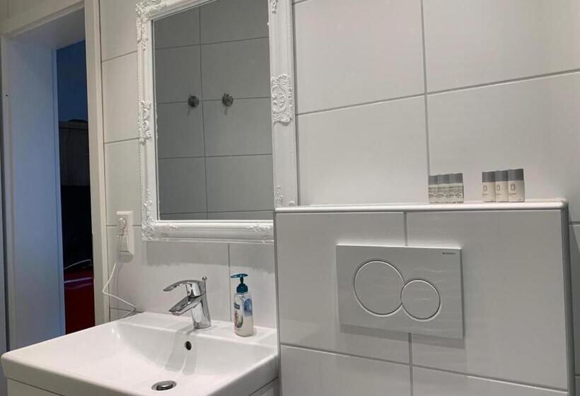 스탠다드 룸, Waldhorn