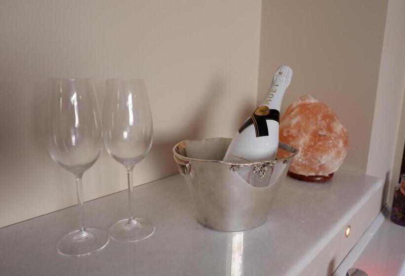 اتاق لوکس, B&b Leus Appartment