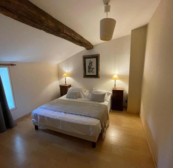 Семейный Номер, Château De Beauchamp  La Chapelle De Guinchay