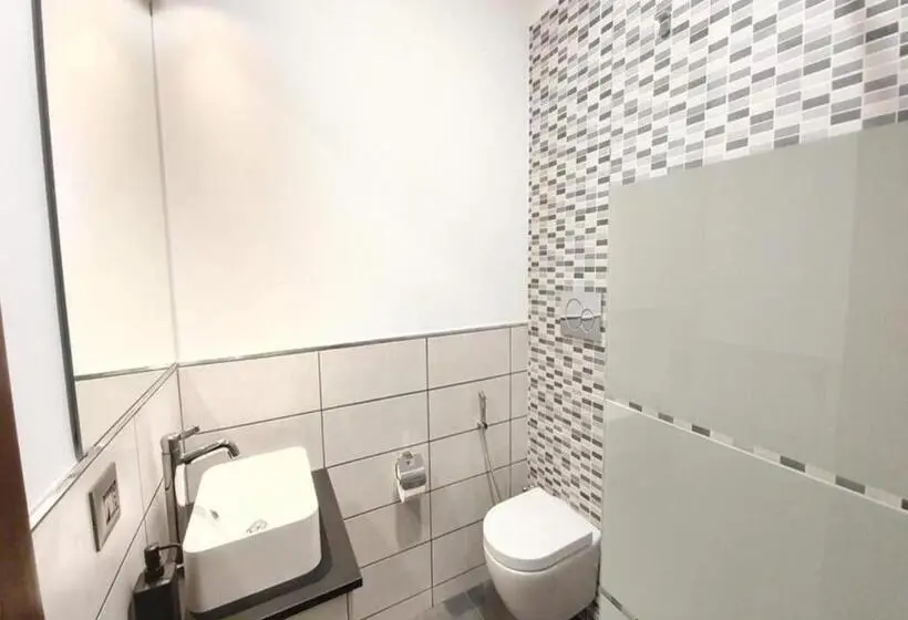 スタンダードルーム, Interno 4   Maselli