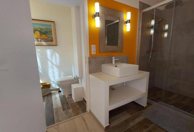 غرفة ديلوكس, Aux Couleurs De Commarin Chambres D Hôtes