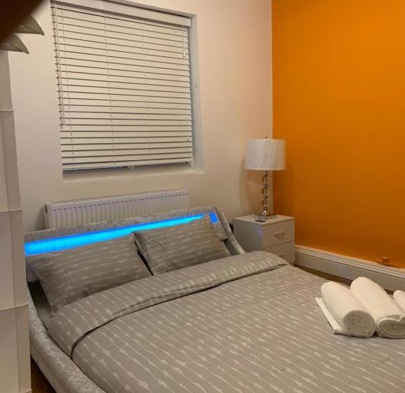 标准单人间, Grand Heights Luxury Suites