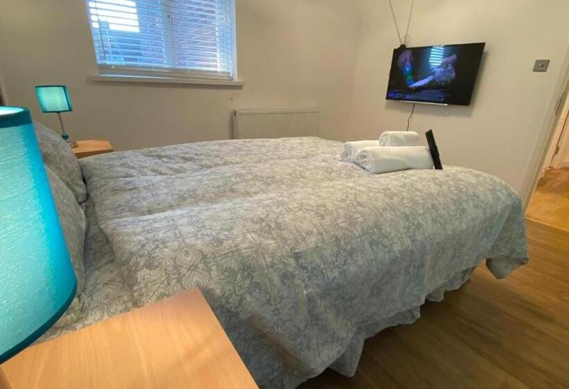 带共用浴室的标准房间, Grand Heights Luxury Suites