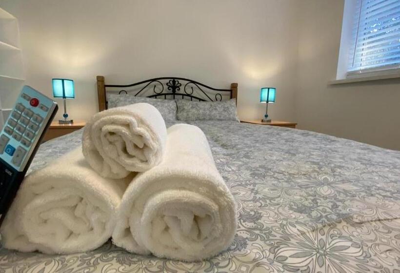 带共用浴室的标准房间, Grand Heights Luxury Suites