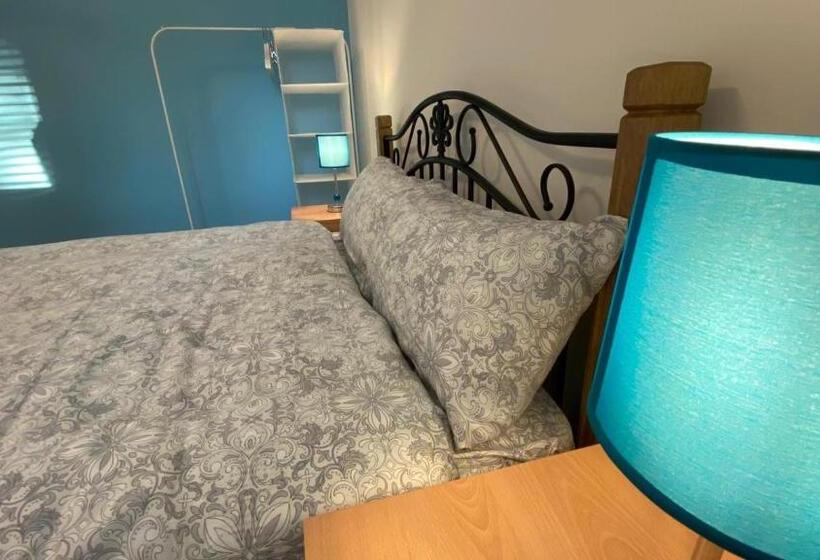 带共用浴室的标准房间, Grand Heights Luxury Suites