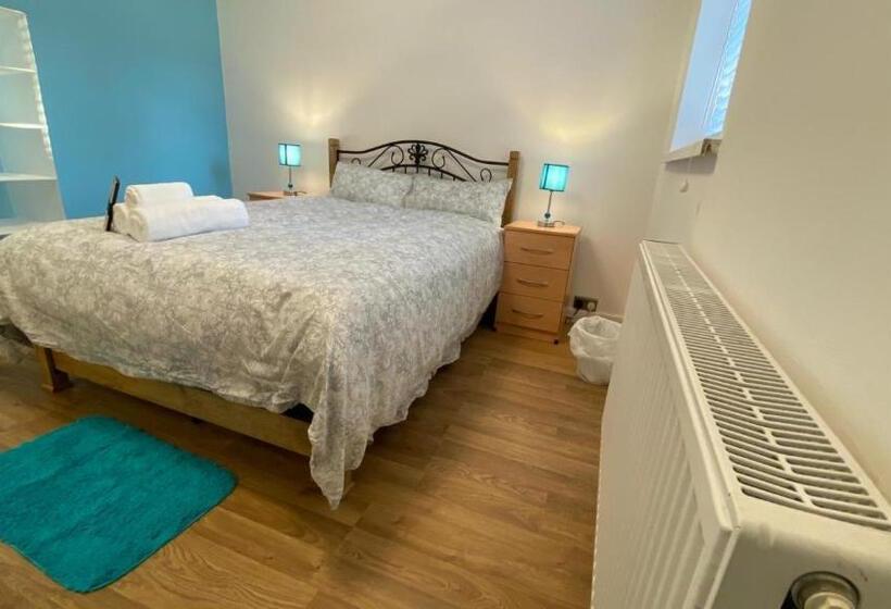 带共用浴室的标准房间, Grand Heights Luxury Suites