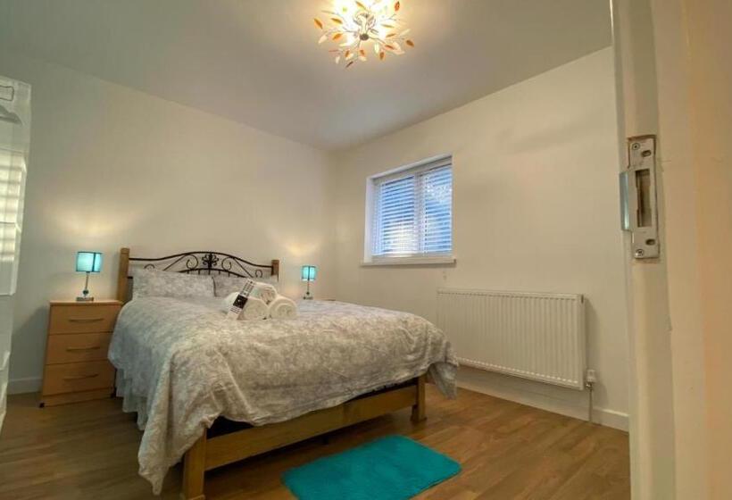 带共用浴室的标准房间, Grand Heights Luxury Suites